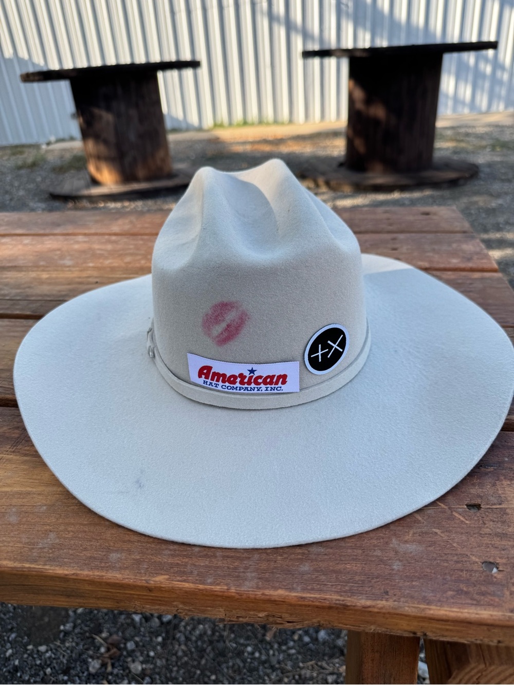 Ariat Light Gray Felt Western Hat with Patch Accents